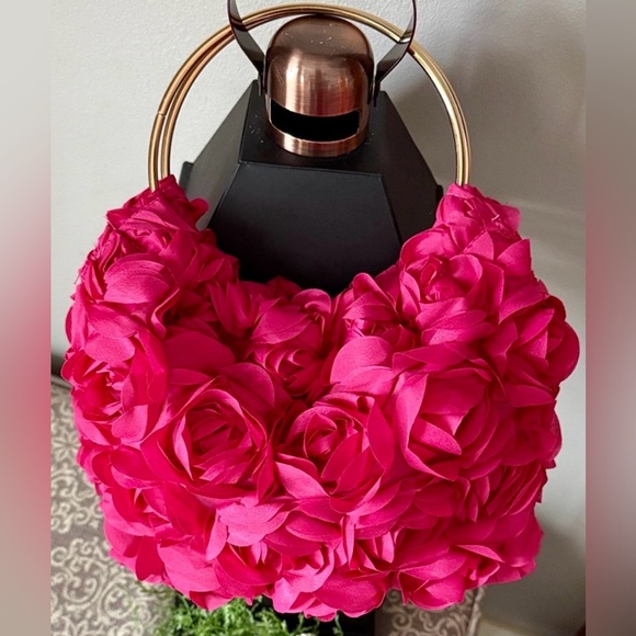 Handbags - 💖🌺NWOT Beautiful Fine Boutique Berry/Fuchsia/Pink Floral Handbag and/or Clutch